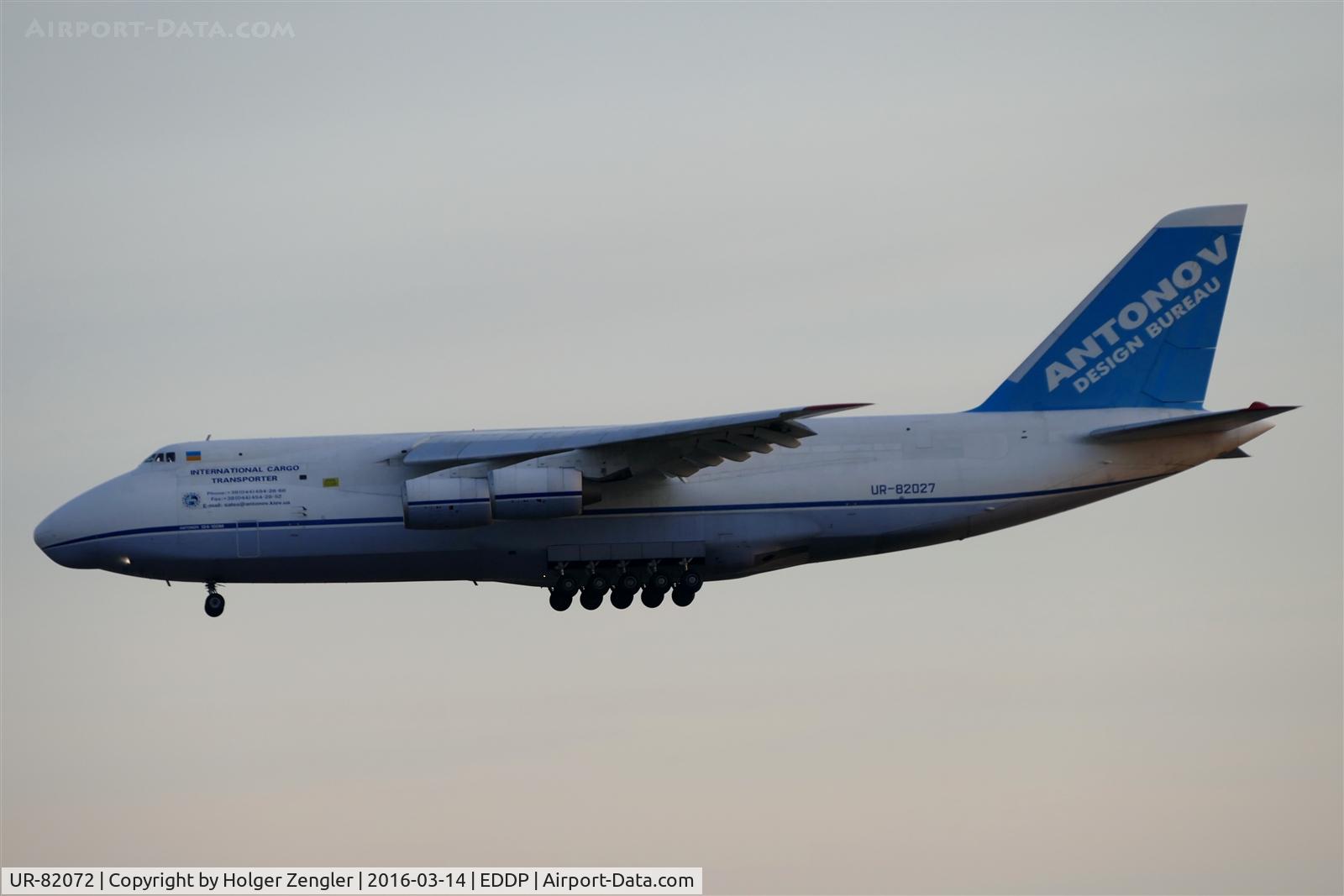 UR-82072, 1993 Antonov An-124-100 Ruslan C/N 9773053359136, Floating down to rwy 08R......