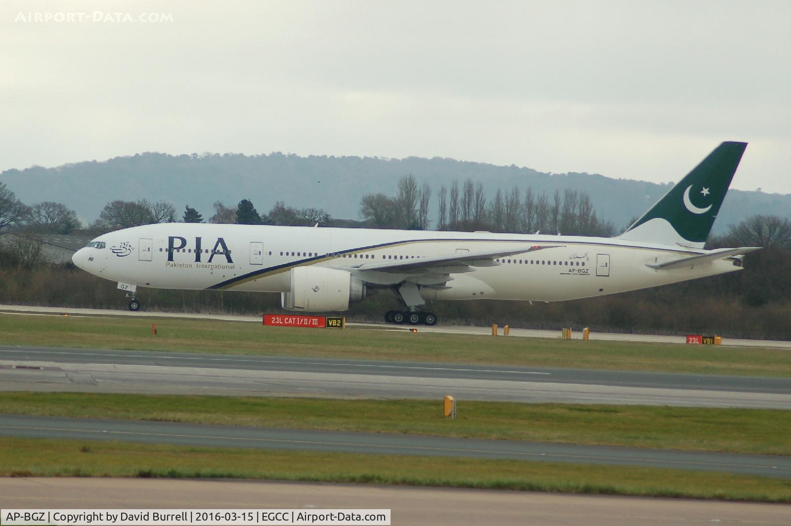 AP-BGZ, 2005 Boeing 777-240/LR C/N 33782, Boeing 777-240LR AP-BGZ landed a Manchester Airport.