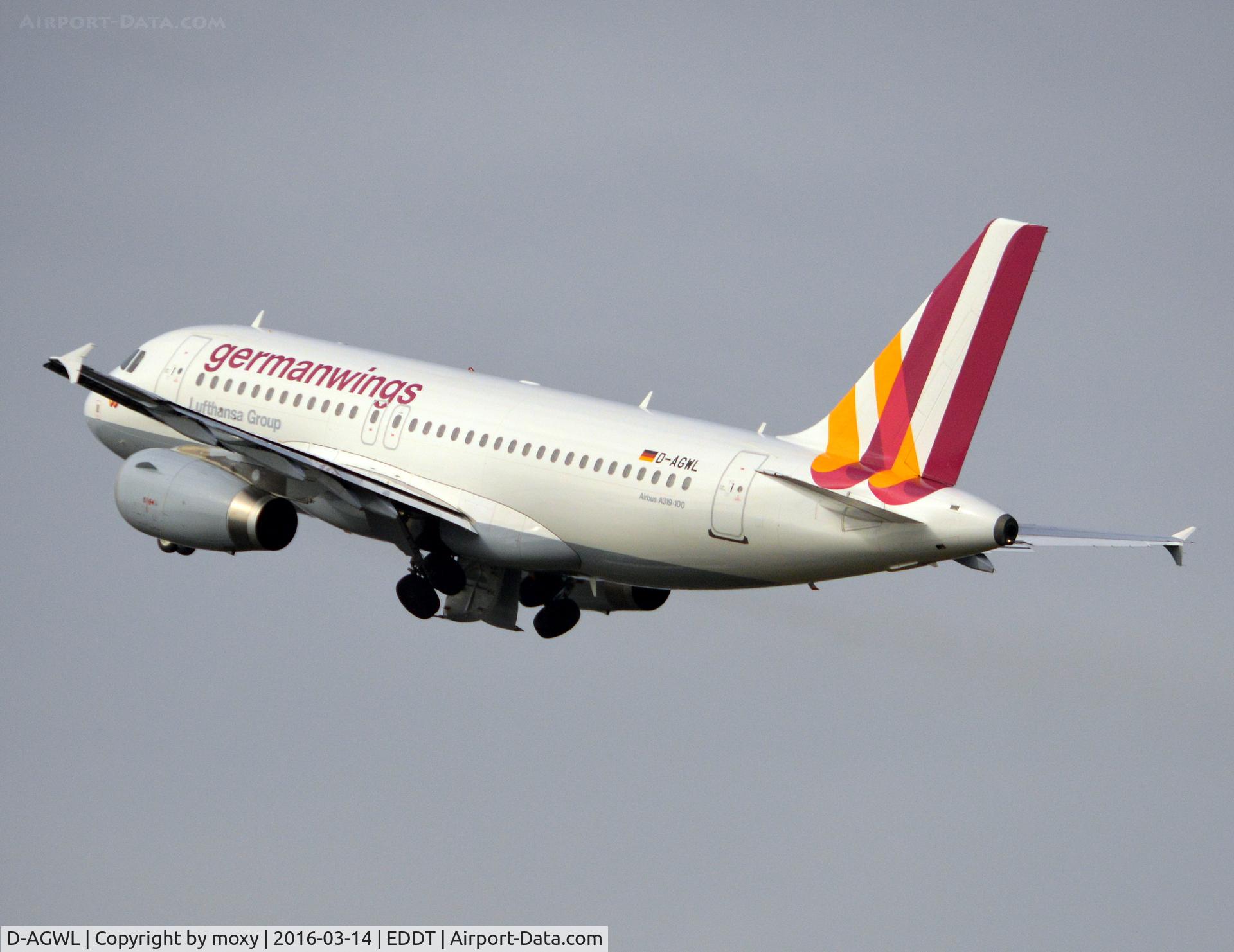 D-AGWL, 2008 Airbus A319-132 C/N 3534, Airbus A319-132 departing Berlin-Tegel.