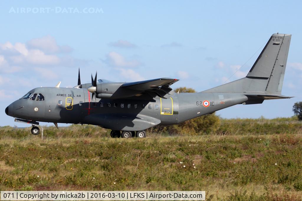 071, Airtech CN-235-200M C/N C071, Landing