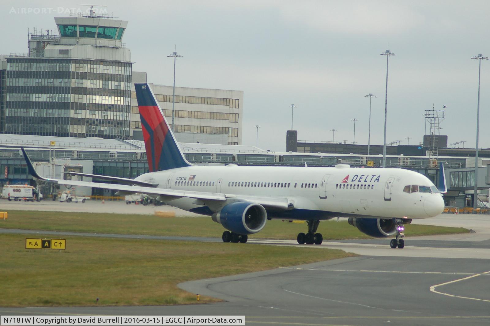 N718TW, 1999 Boeing 757-231 C/N 28486, Delta Boeing 757-231 N718TW Manchester Airport.