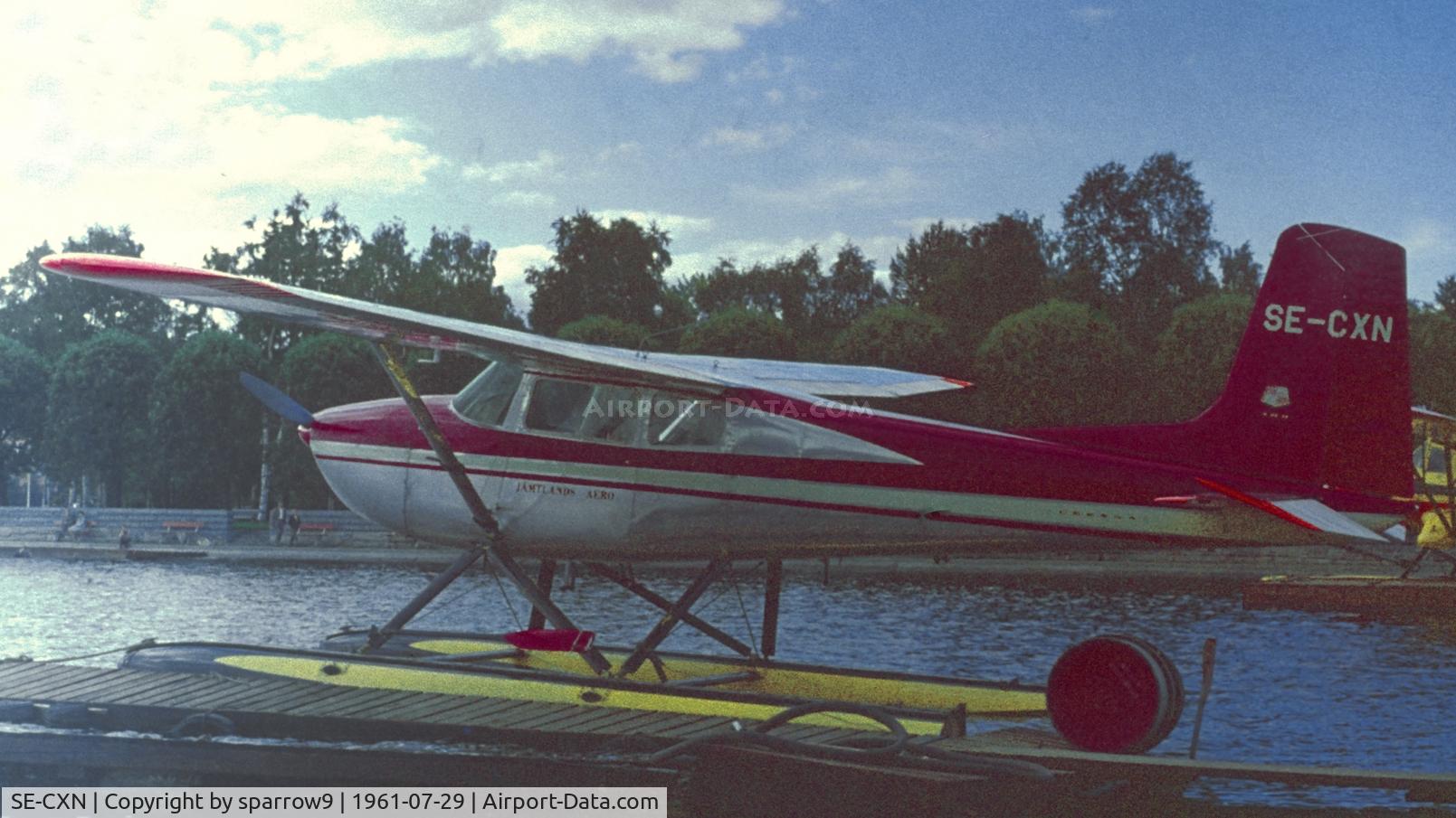 SE-CXN, 1960 Cessna 180D C/N 18050969, Moored at Oestersund port.
Scanned from a slide.