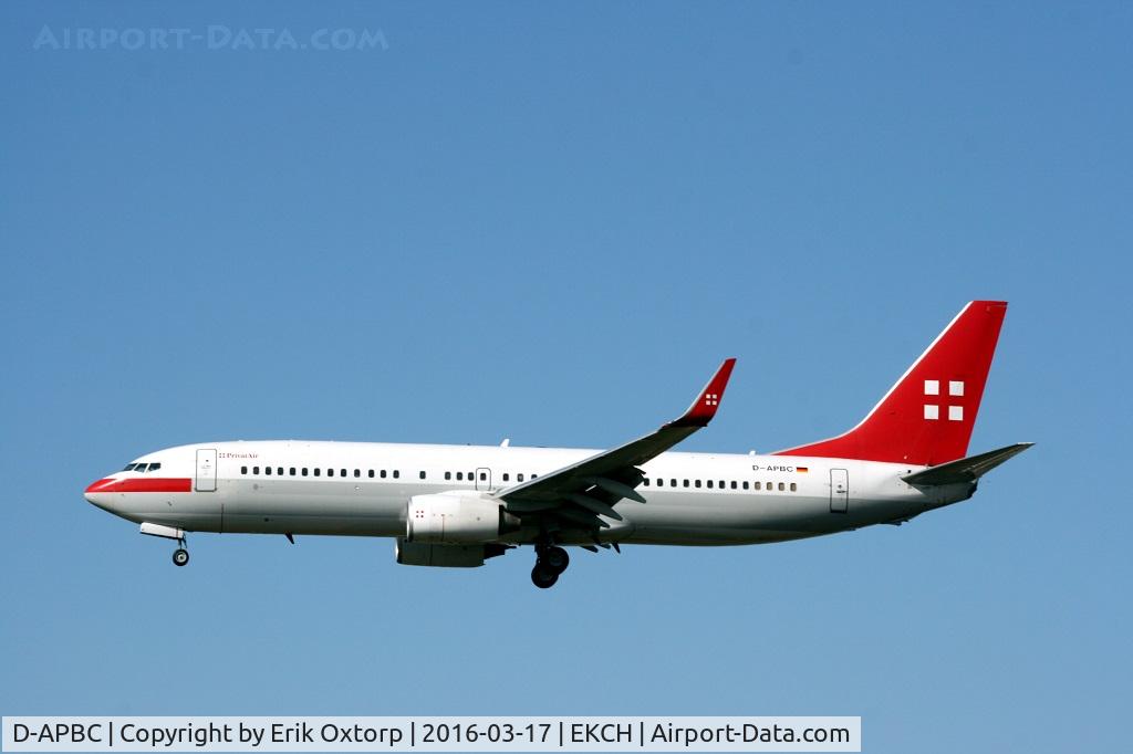D-APBC, 2004 Boeing 737-8BK C/N 33016, D-APBC just arrived as SK902 from EWR on rw 04L