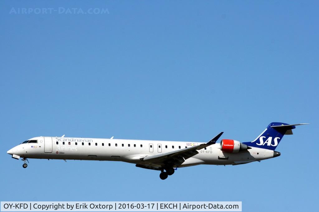 OY-KFD, 2009 Bombardier CRJ-900 (CL-600-2D24) C/N 15221, OY-KFD landing rw 22L