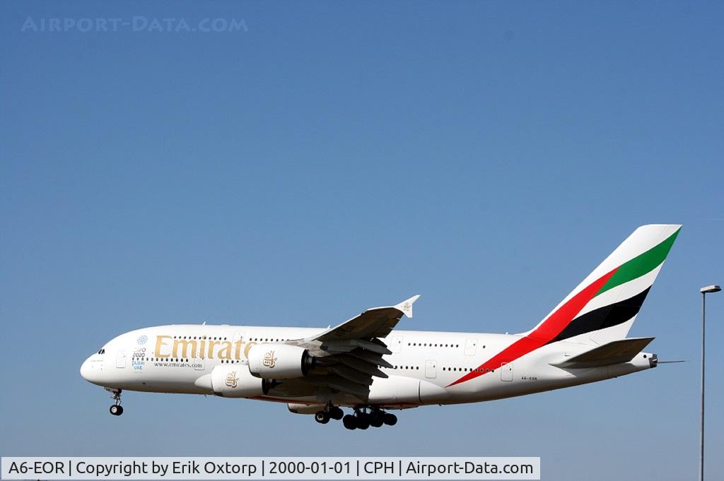 A6-EOR, 2015 Airbus A380-861 C/N 202, A&-EOR landing rw 04L