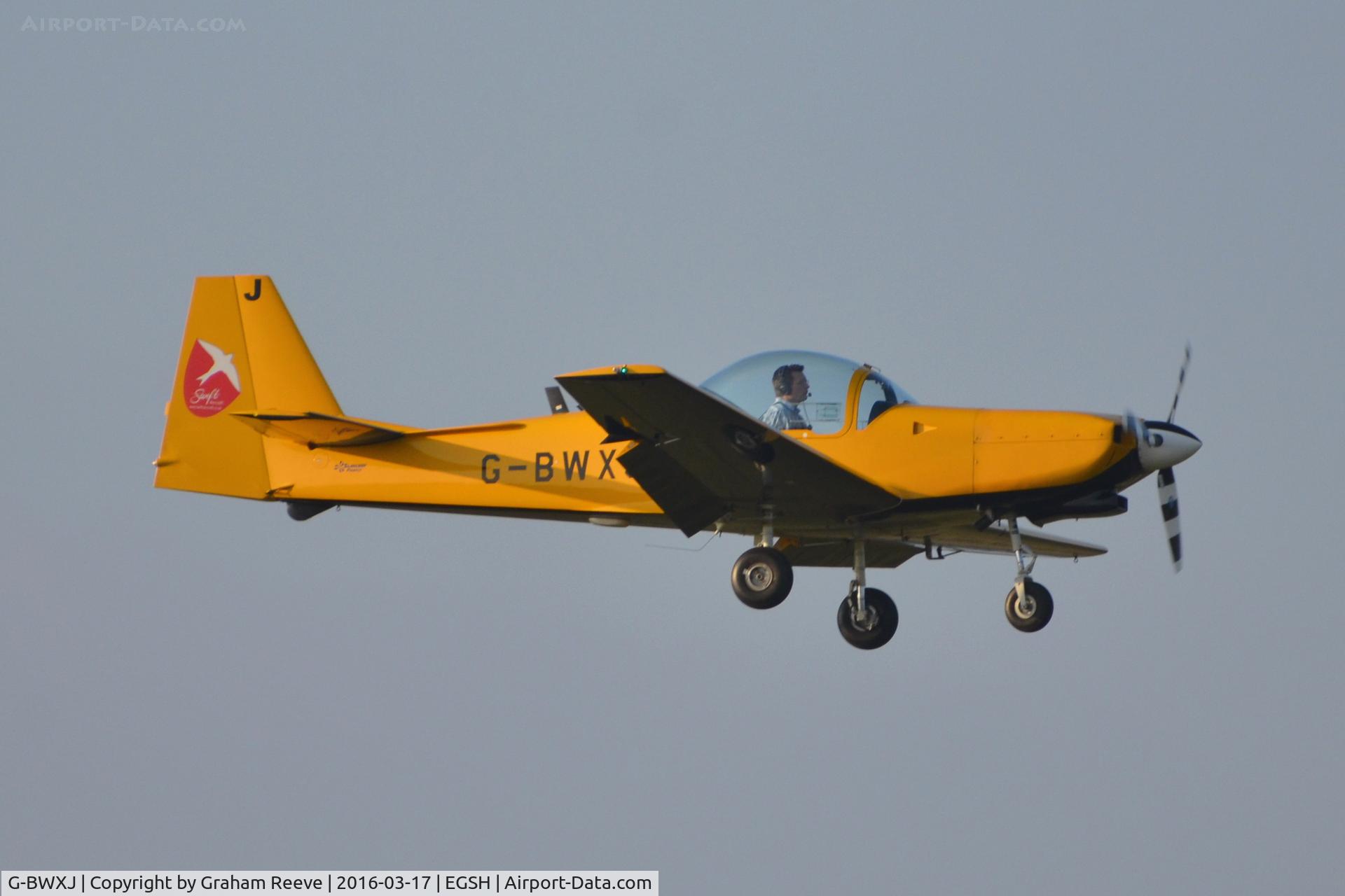 G-BWXJ, 1996 Slingsby T-67M-260 Firefly C/N 2245, Landing at Norwich.