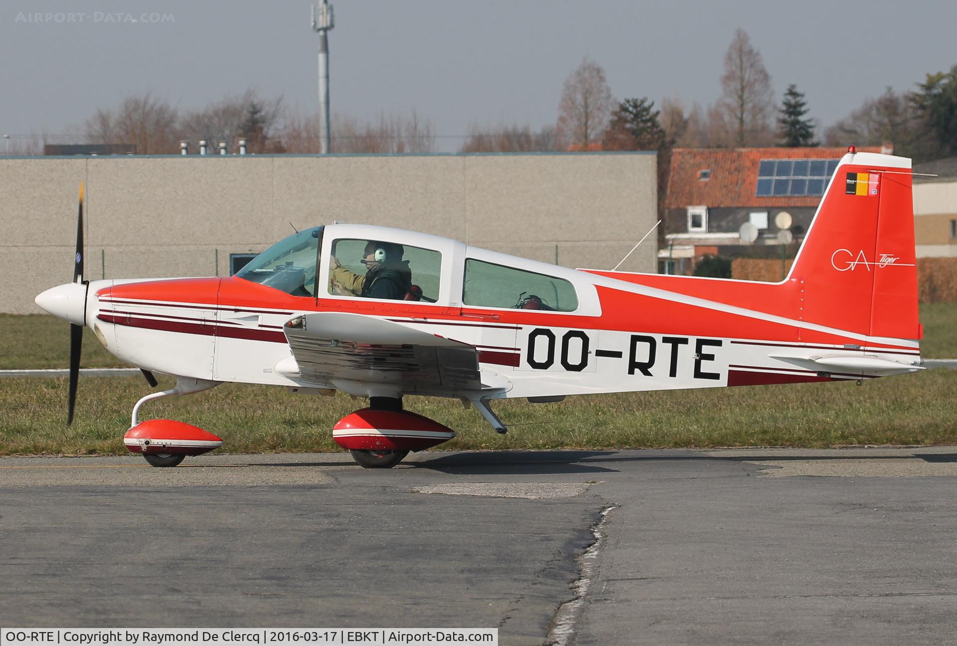 OO-RTE, Grumman American AA-5B Tiger C/N AA5B-1135, Taxiing.