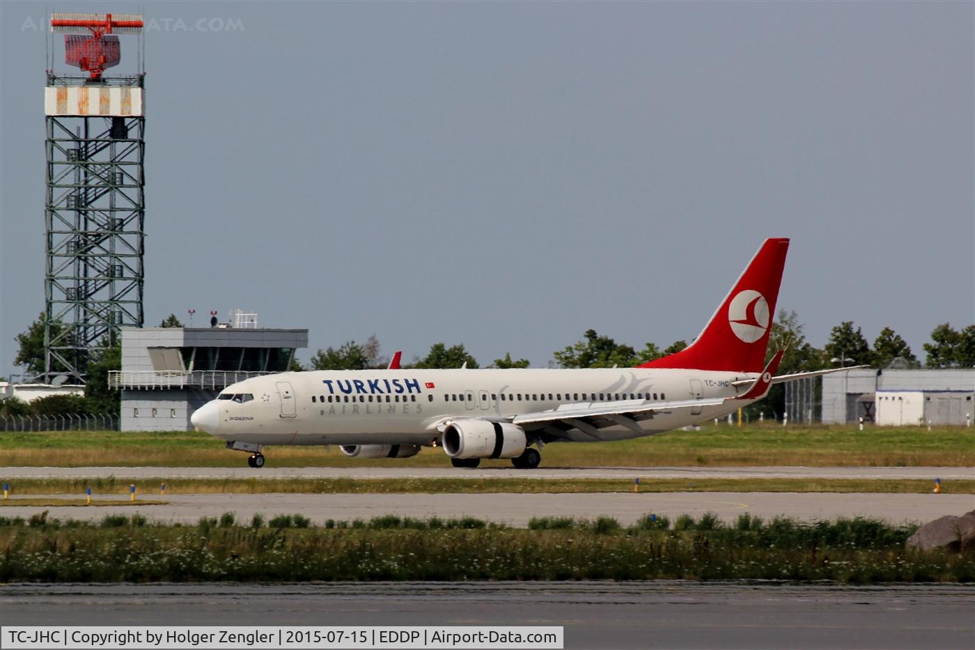 TC-JHC, 2008 Boeing 737-8F2 C/N 35742, Daily IST shuttle on rwy 26R.....