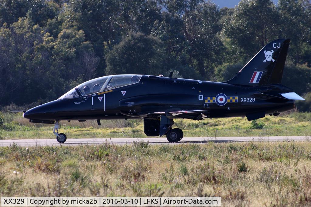 XX329, 1980 Hawker Siddeley Hawk T.1A C/N 174/312153, Taxiing