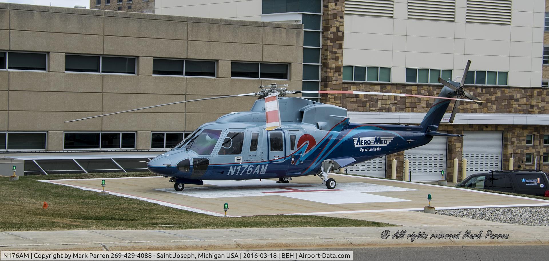 N176AM, 2007 Sikorsky S-76C C/N 760665, Picking up Patient at Lakeland Saint Joseph, Michigan