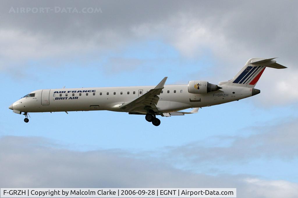 F-GRZH, 2003 Bombardier CRJ-702 (CL-600-2C10) Regional Jet C/N 10089, Canadair CL-600-2C10 Regional Jet, Newcastle Airport, September 28 2006.
