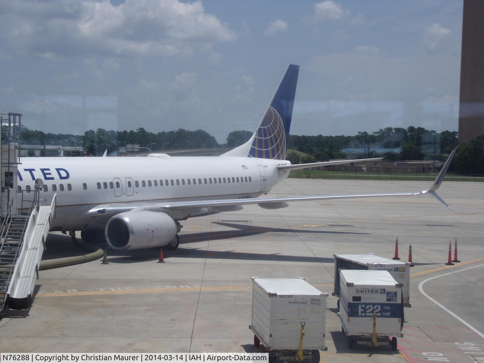 N76288, 2004 Boeing 737-824 C/N 33451, Boeing 737-824S