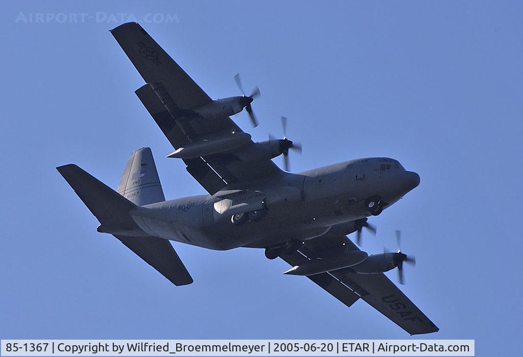 85-1367, 1985 Lockheed C-130H Hercules C/N 382-5082, On Approach to Runway 09