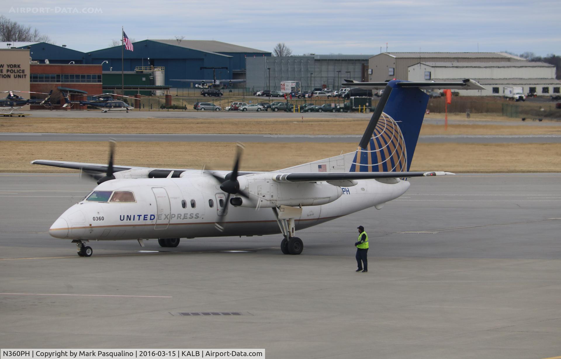 N360PH, 1998 Bombardier DHC-8-202 Dash 8 C/N 515, DHC-8-202