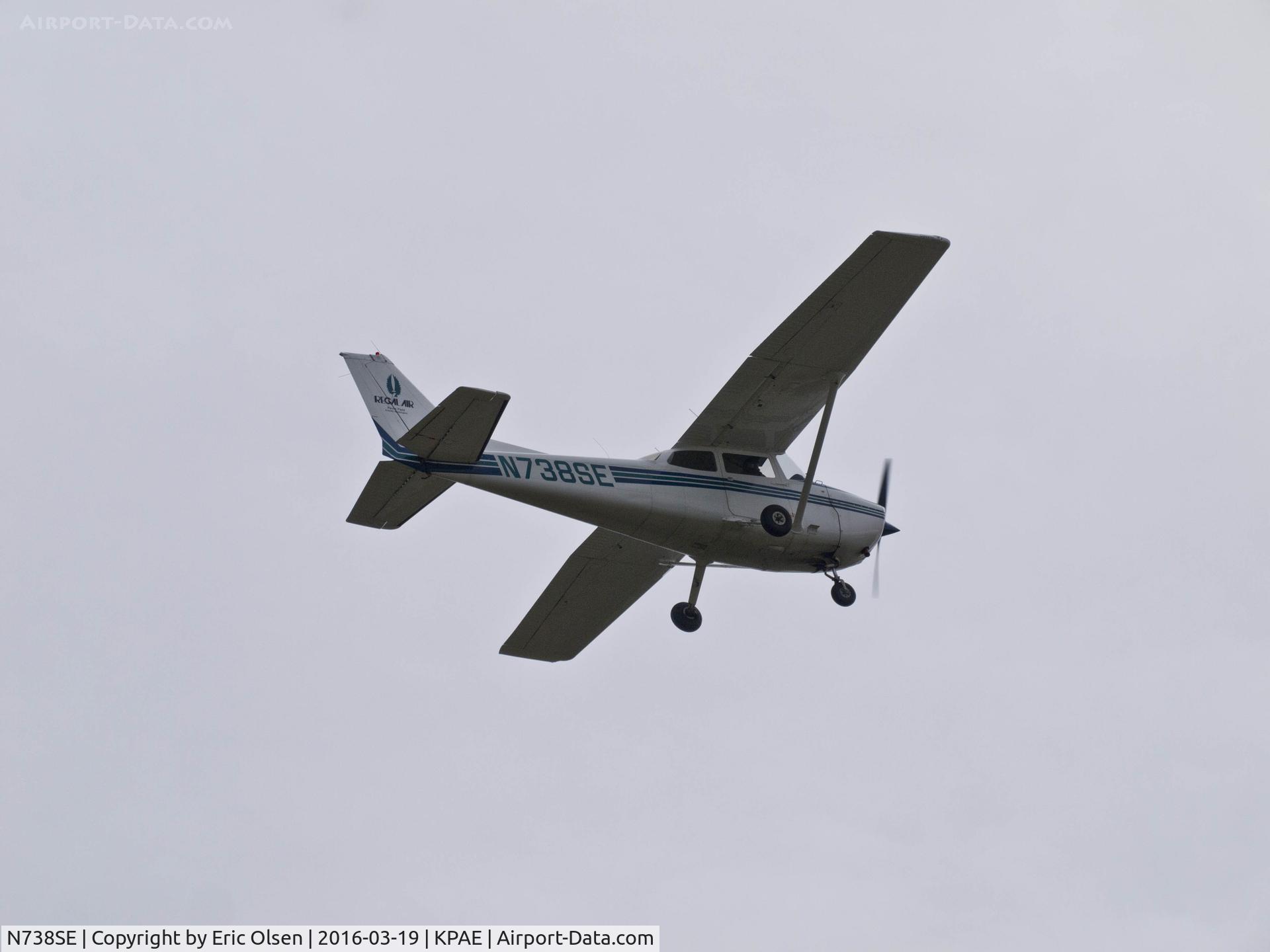 N738SE, 1977 Cessna 172N C/N 17270194, 1977 Cessna over Paine Field