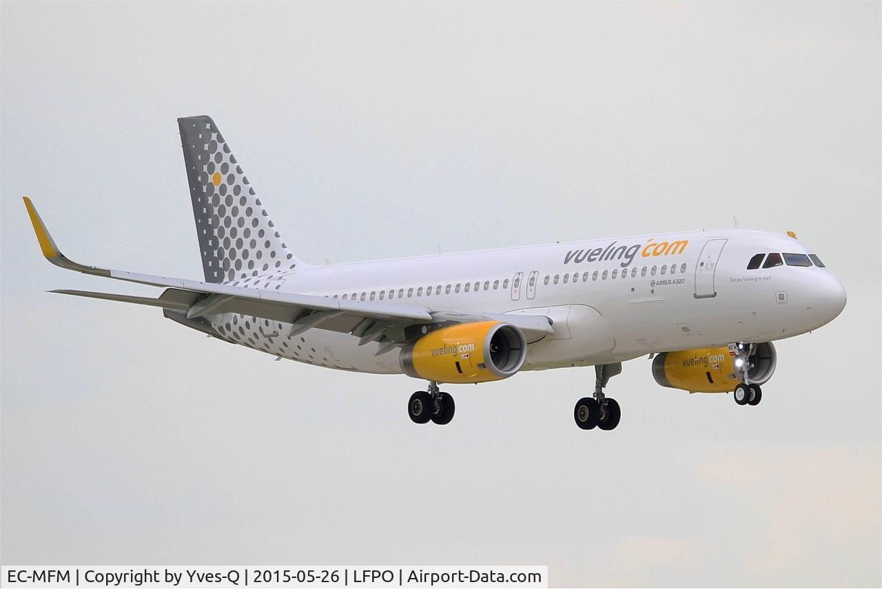EC-MFM, 2015 Airbus A320-232 C/N 6571, Airbus A320-232, Short approach rwy 06, Paris-Orly airport (LFPO-ORY)