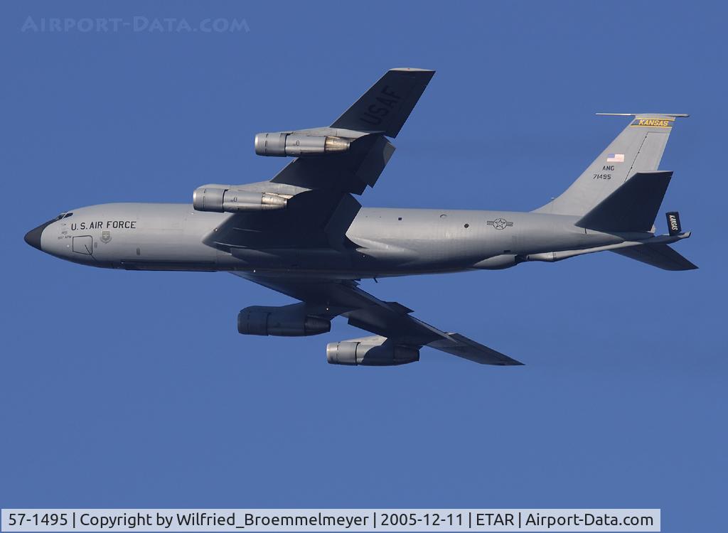 57-1495, 1957 Boeing KC-135E Stratotanker C/N 17566, Sunday afternoon activity
