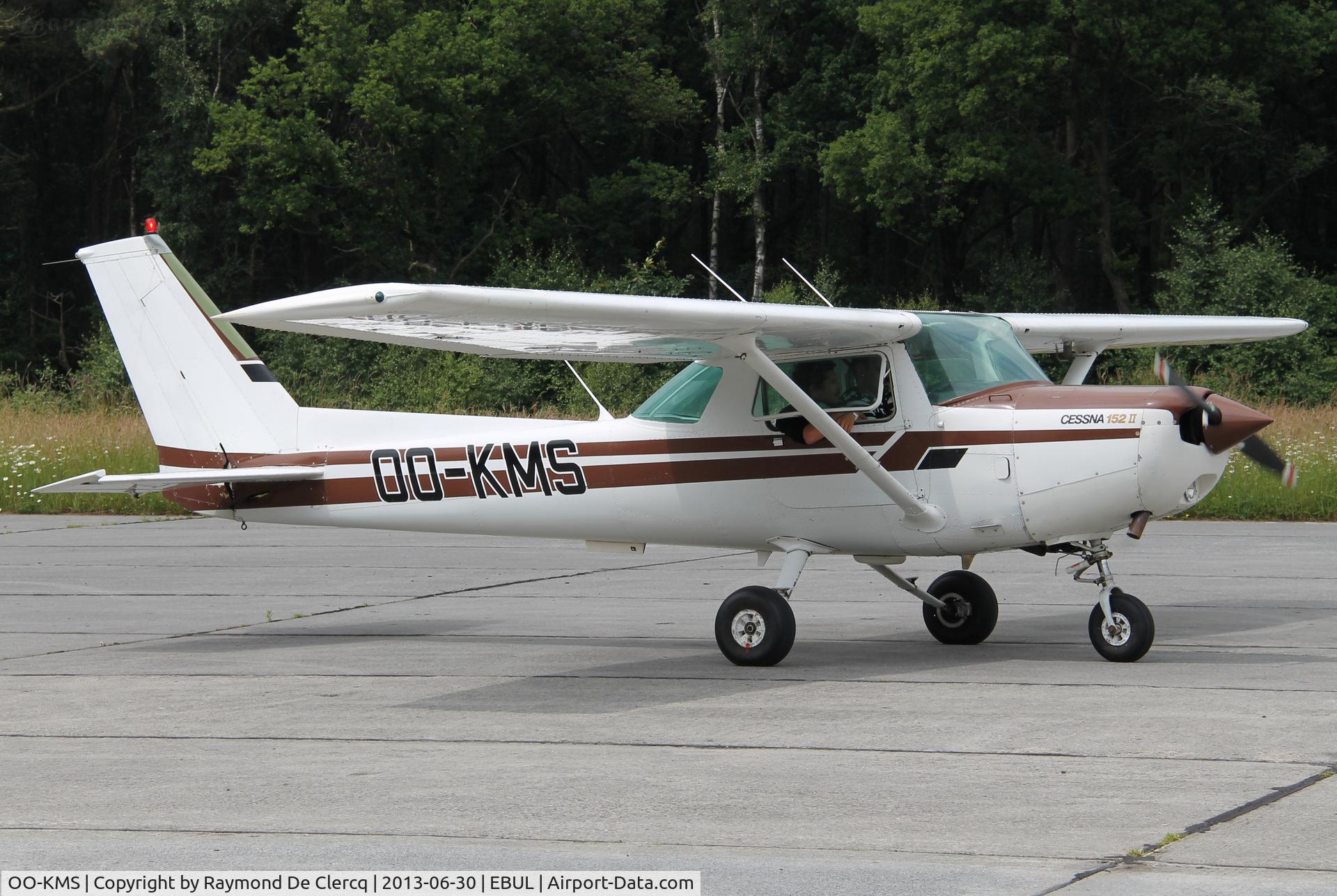 OO-KMS, Cessna 152 C/N 15282406, Open door at Ursel.