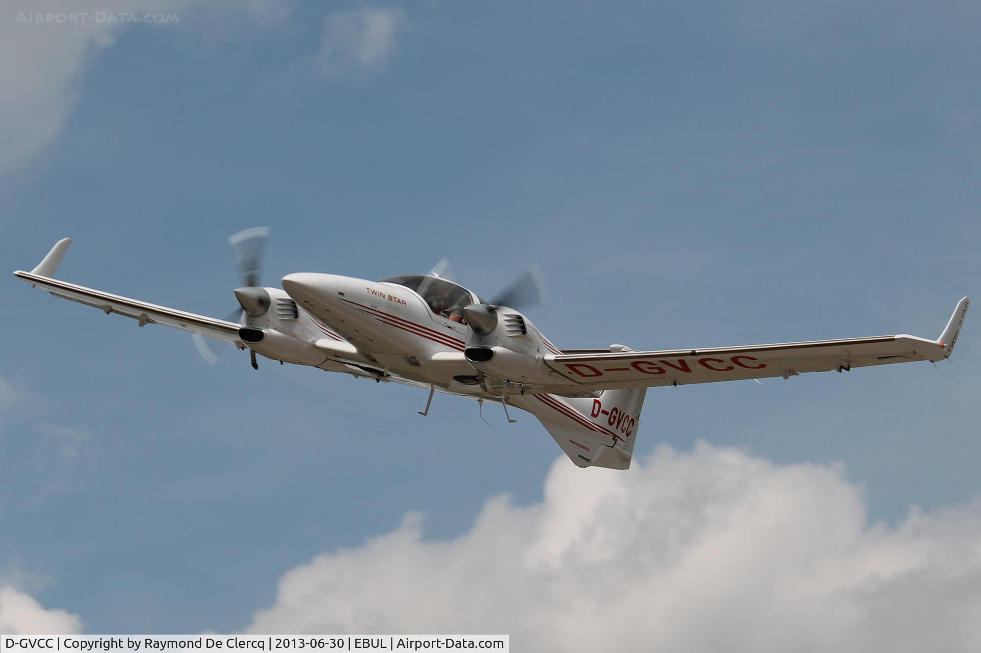 D-GVCC, Diamond DA-42 Twin Star C/N 42.099, Open door at Ursel.
