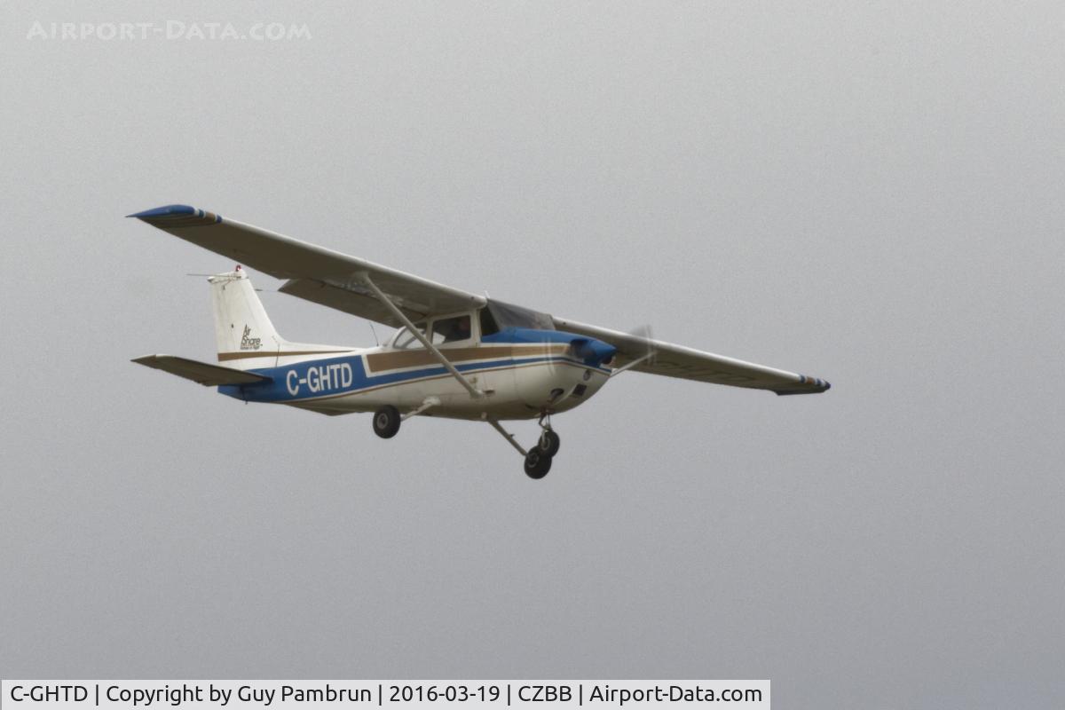 C-GHTD, 1976 Cessna 172M C/N 17267031, Landing