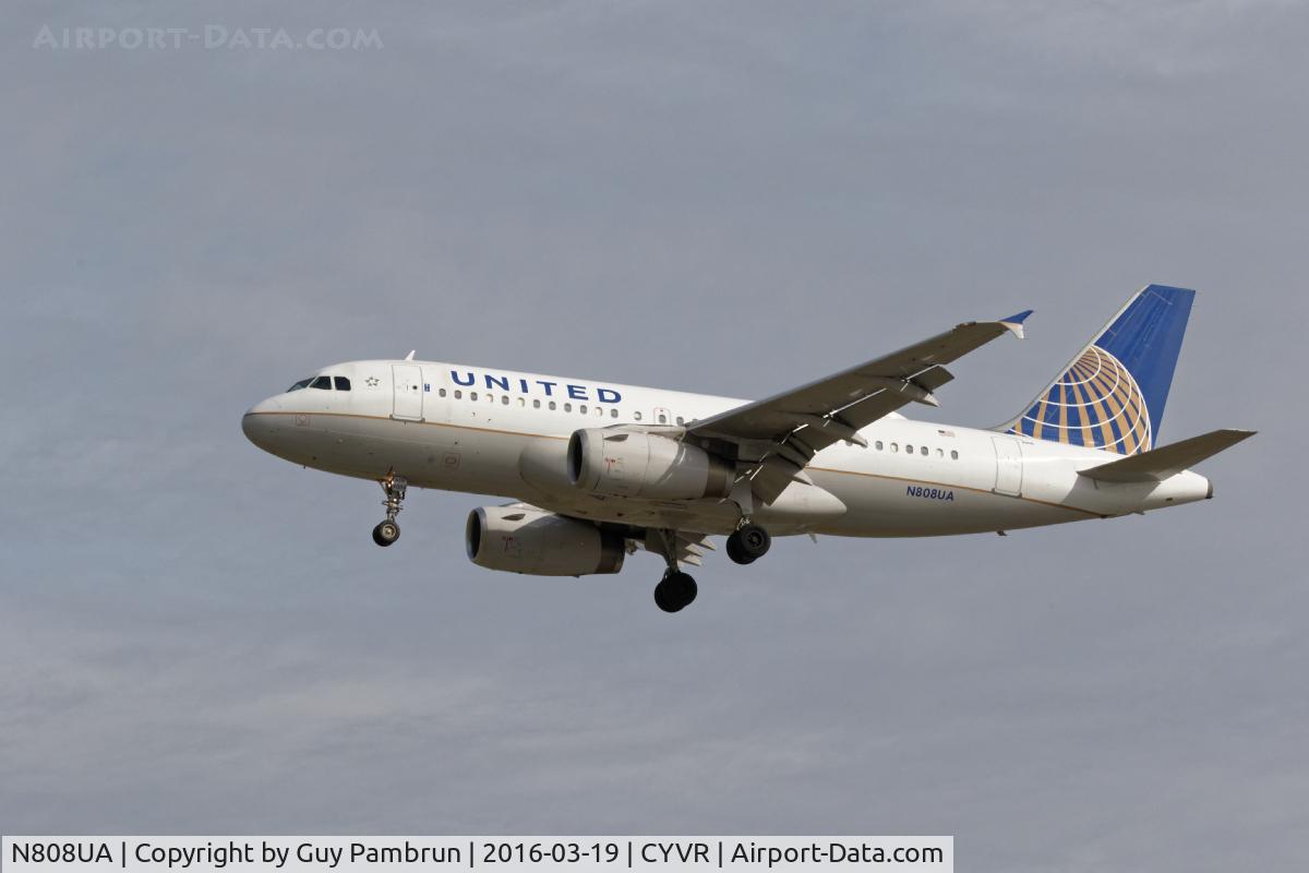 N808UA, 1998 Airbus A319-131 C/N 804, Landing