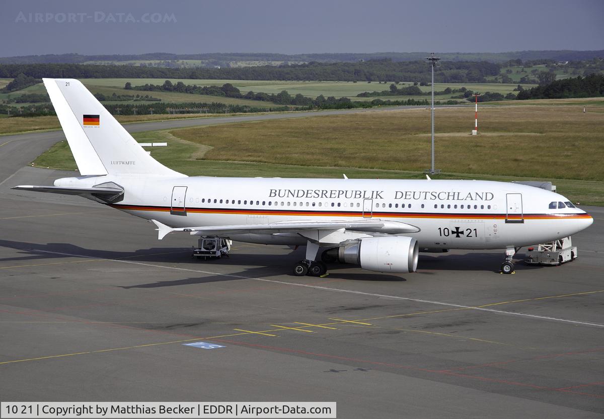 10 21, 1989 Airbus A310-304 C/N 498, 10+21