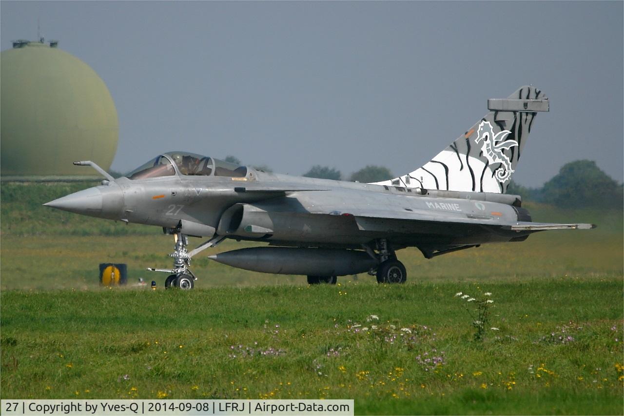 27, 2011 Dassault Rafale M C/N 27, Dassault Rafale M, Taxiing to holding point rwy 08, Landivisiau Naval Air Base (LFRJ)