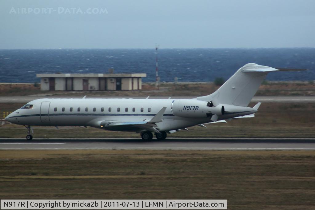 N917R, 1998 Bombardier BD-700-1A10 Global Express C/N 9008, Landing