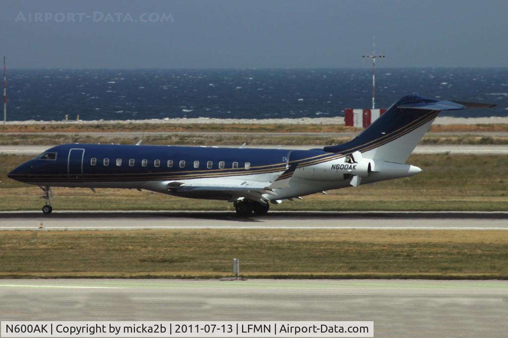 N600AK, 1999 Bombardier BD-700-1A10 Global Express C/N 9033, Landing