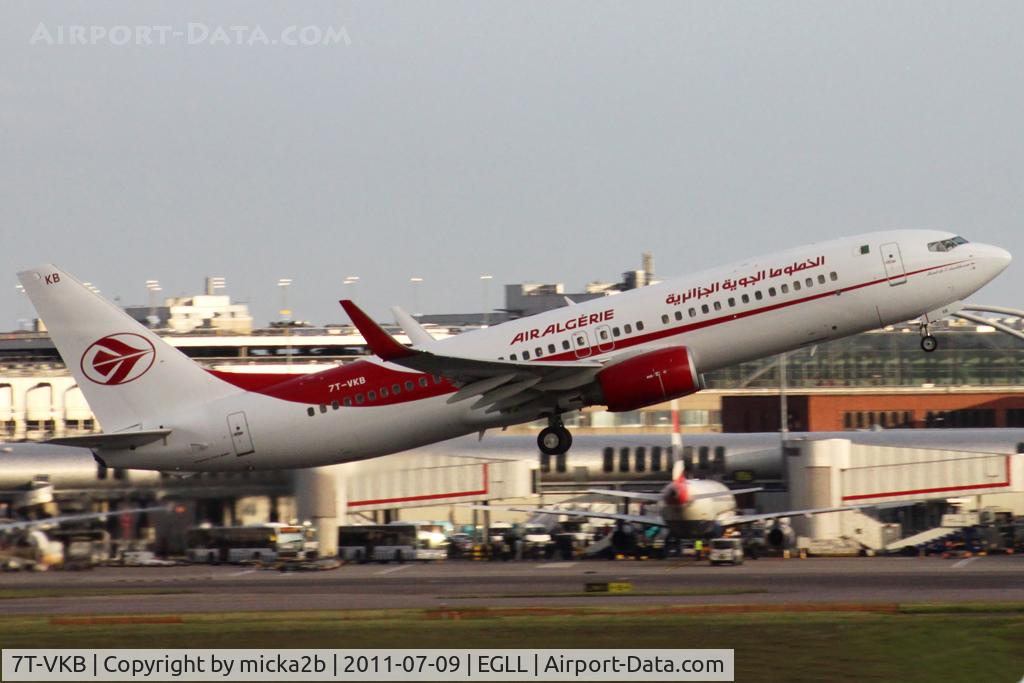7T-VKB, 2005 Boeing 737-8D6 C/N 34165, Take off