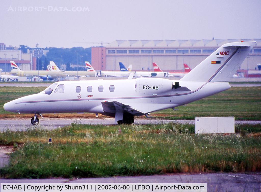 EC-IAB, 1993 Cessna 525 CitationJet C/N 525-0037, Taxiing holding point rwy 33R for departure...
