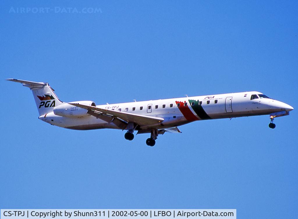 CS-TPJ, 1997 Embraer EMB-145EP (ERJ-145EP) C/N 145036, Landing rwy 33L