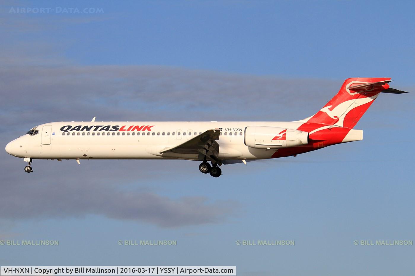 VH-NXN, 2001 Boeing 717-200 C/N 55095, FINALS TO 16R