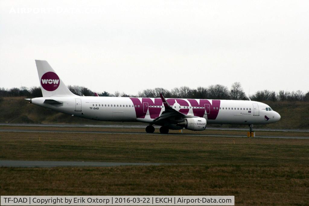 TF-DAD, 2014 Airbus A321-211 C/N 6232, TF-DAD taxing for tzkeoff rw 04R