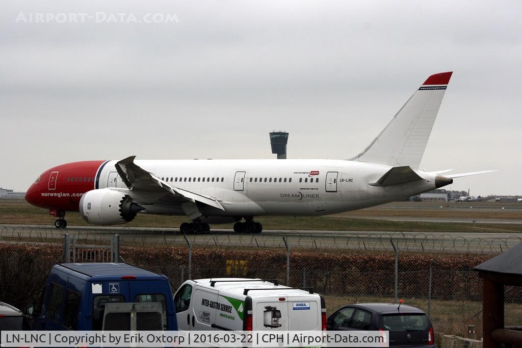 LN-LNC, 2013 Boeing 787-8 Dreamliner C/N 34795, LN-LNC just arrived rw 04L