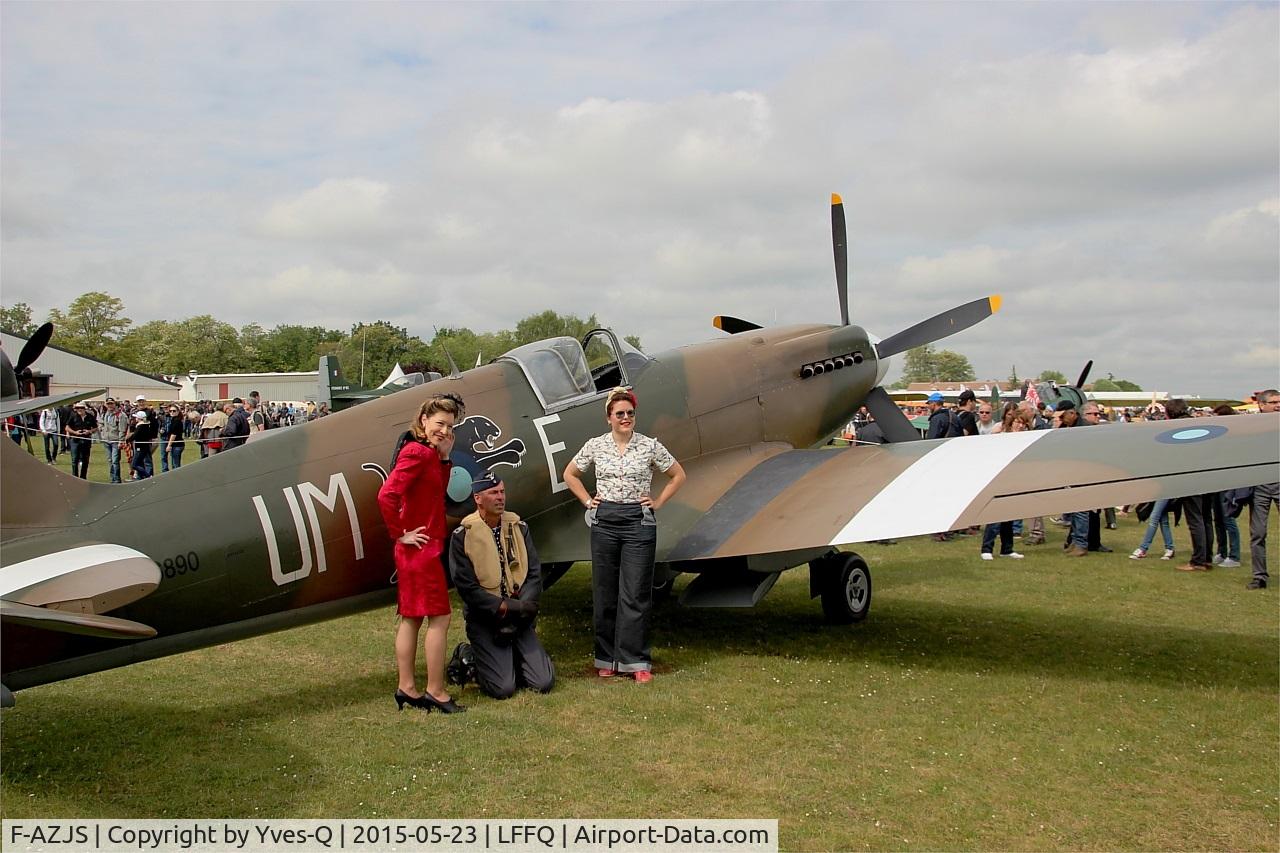 F-AZJS, 1944 Supermarine 389 Spitfire PR.XIX C/N 6S/585110, Supermarine 389 Spitfire PR.XIX, Back to the 40s, La Ferté-Alais airfield (LFFQ) Air show 2015