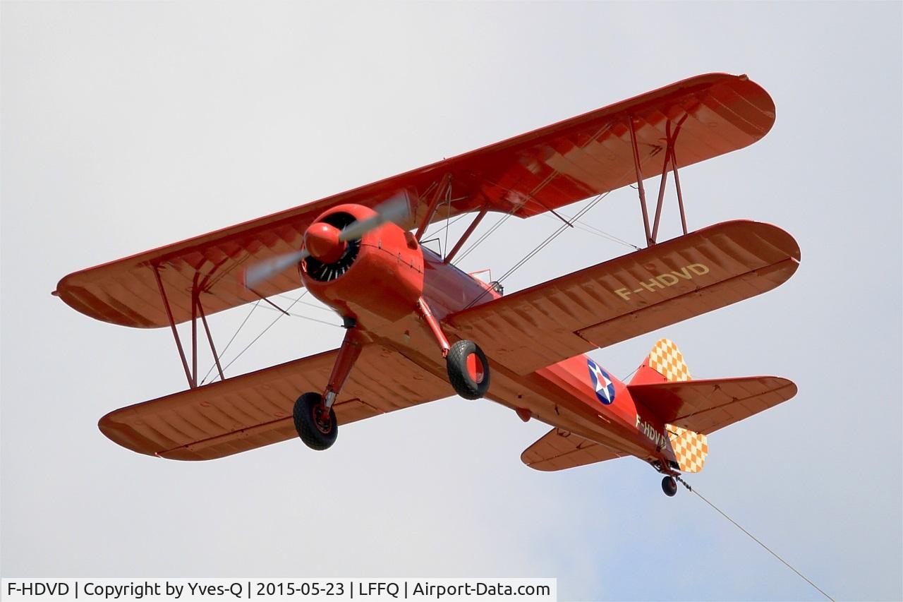 F-HDVD, 1940 Boeing A75N1 (PT-17) C/N 75-940, Boeing A75N1 (PT17), Take off, La Ferté-Alais airfield (LFFQ) Air show 2015