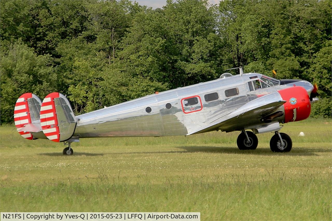 N21FS, 1952 Beech Expeditor 3NM C/N CA-138, Beech 3NM, Taxiing to parking area, La Ferté-Alais (LFFQ) Air show 2015