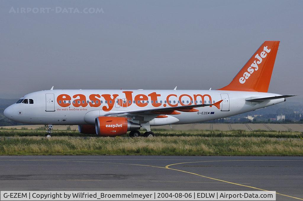 G-EZEM, 2004 Airbus A319-111 C/N 2230, Easyjet / Taxiing in