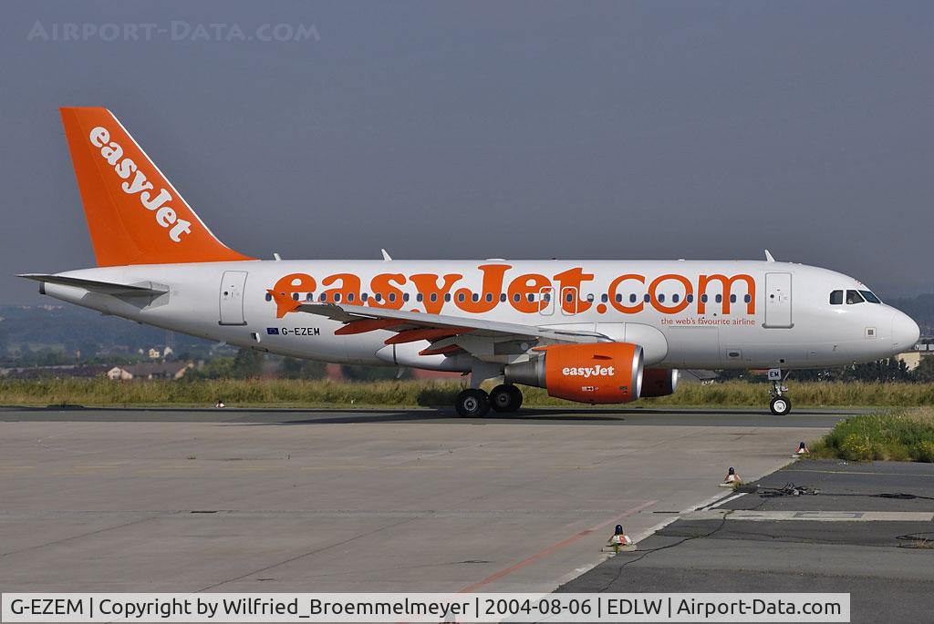 G-EZEM, 2004 Airbus A319-111 C/N 2230, EasyJet / Taxiing to Runway 24