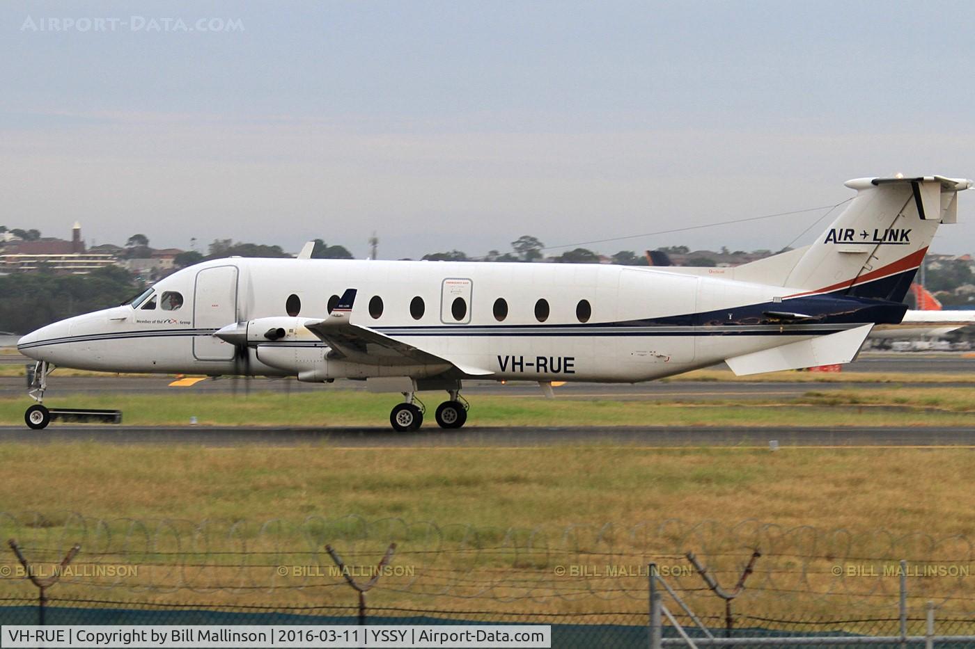 VH-RUE, 1993 Beech 1900D C/N UE-53, taxi to 34R