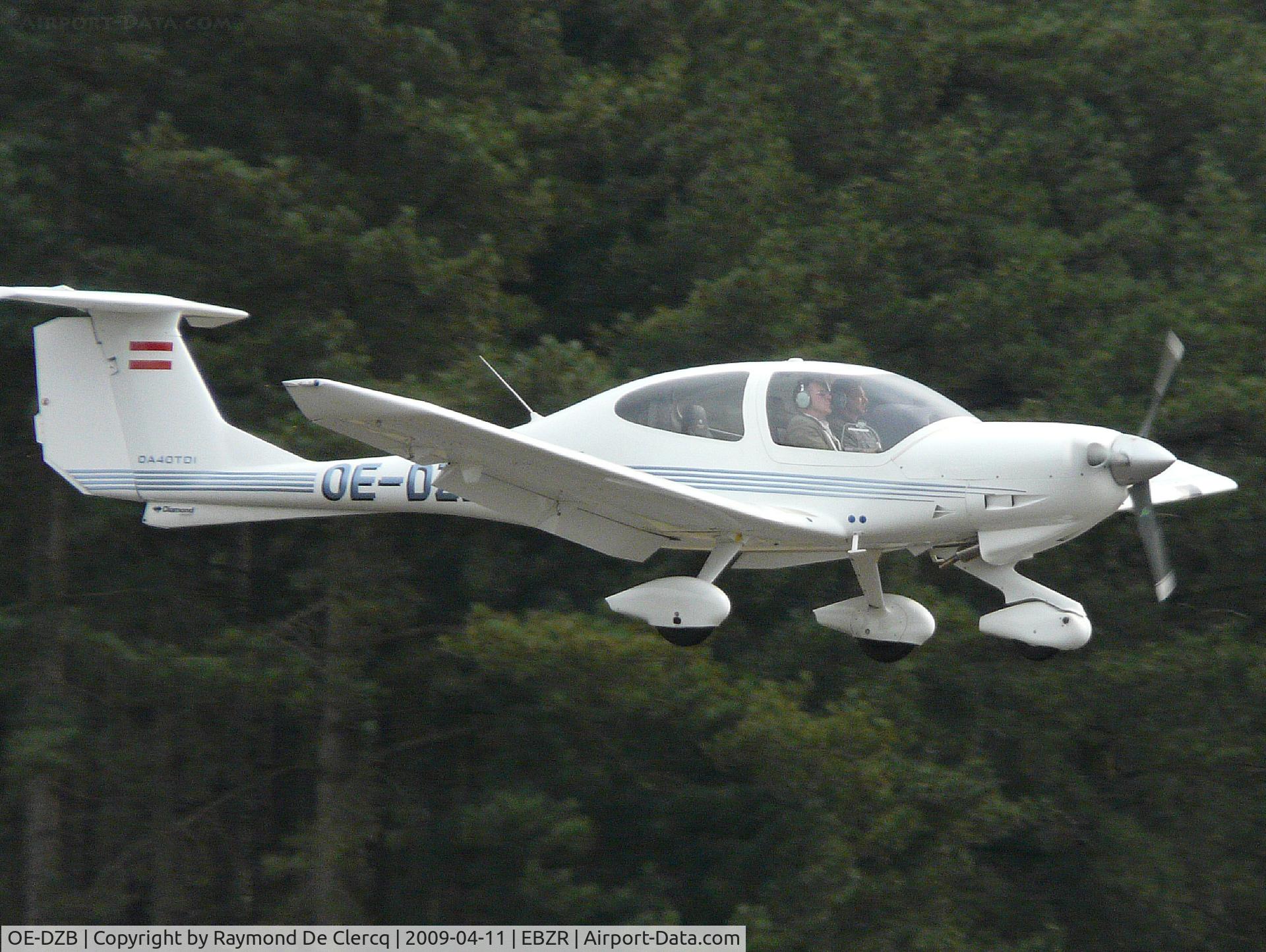 OE-DZB, 2004 Diamond DA-40D Diamond Star C/N D4.089, Landing at Zoersel in 2009.