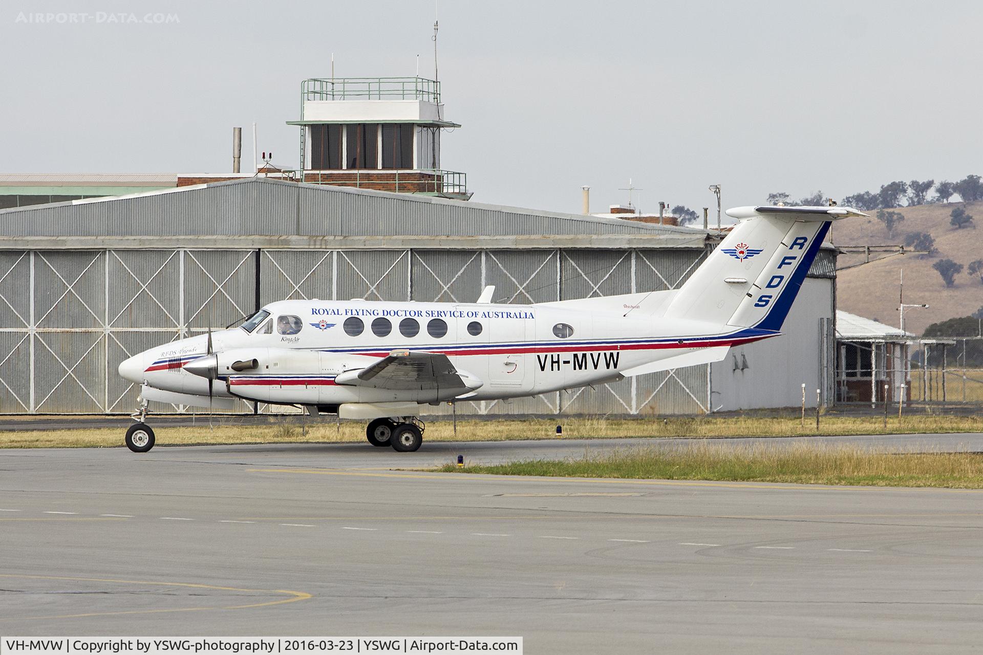 VH-MVW, 2003 Raytheon B200 King Air C/N BB-1814, Royal Flying Doctor Service (VH-MVW) Beechcraft Super King Air B200C at Wagga Wagga Airport.