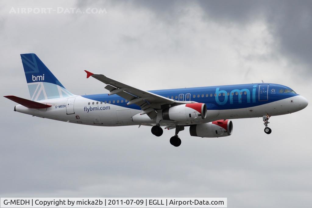 G-MEDH, 2003 Airbus A320-232 C/N 1922, Landing