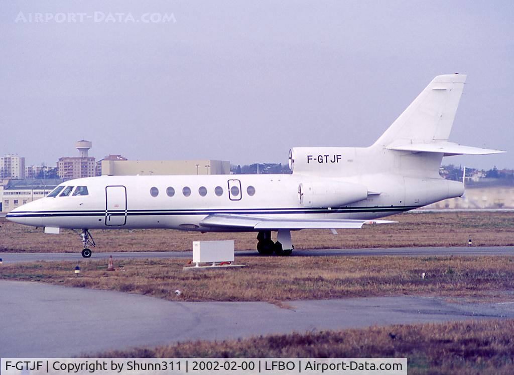 F-GTJF, 1994 Dassault Falcon 50 C/N 246, Taxiing holding point rwy 33R for departure...