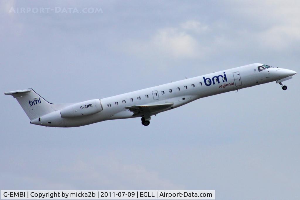 G-EMBI, 1999 Embraer EMB-145EU (ERJ-145EU) C/N 145126, Take off