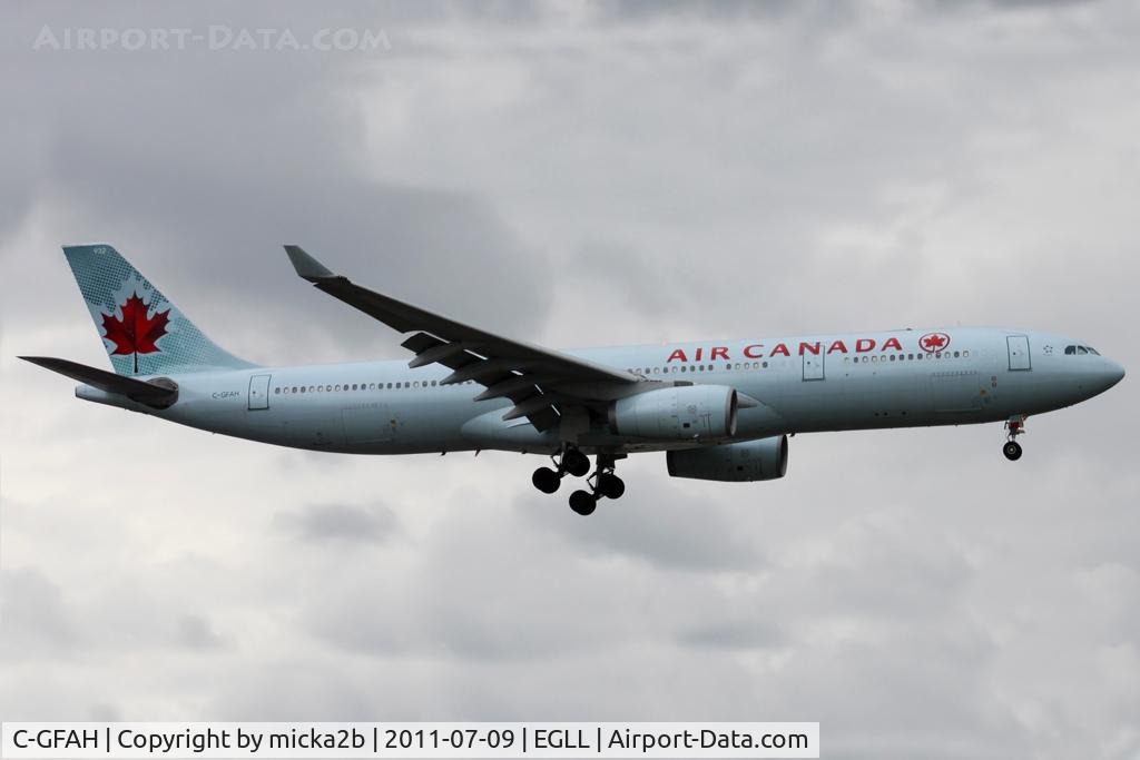 C-GFAH, 1999 Airbus A330-343 C/N 0279, Landing
