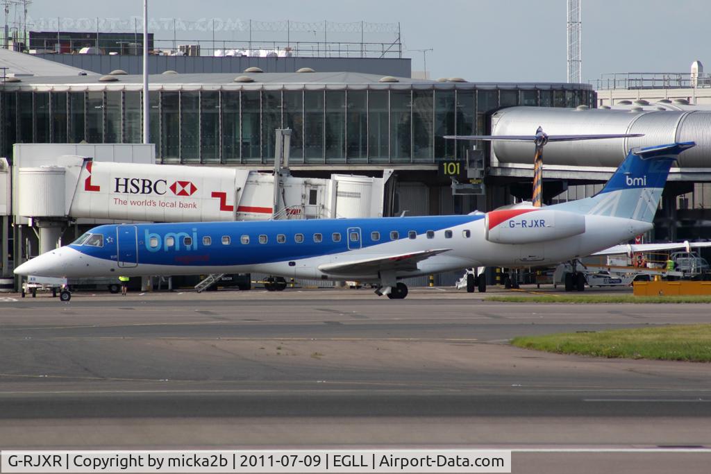 G-RJXR, 1998 Embraer EMB-145EP (ERJ-145EP) C/N 145070, Taxiing