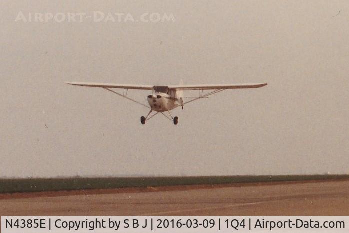 N4385E, 1948 Aeronca 11CC Super Chief C/N 11CC-201, 85E landing at 1Q4.