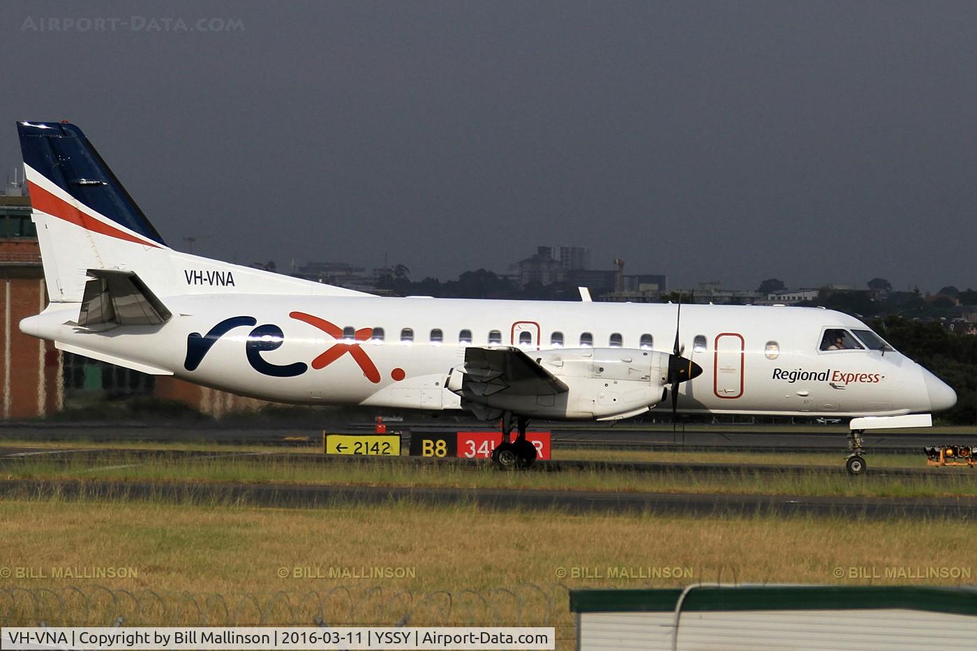 VH-VNA, 1992 Saab 340B C/N 340B-301, taxi from 34R
